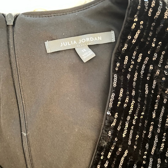 JULIA JORDAN Sequined Velvet Surplice Dress - Picture 6 of 8